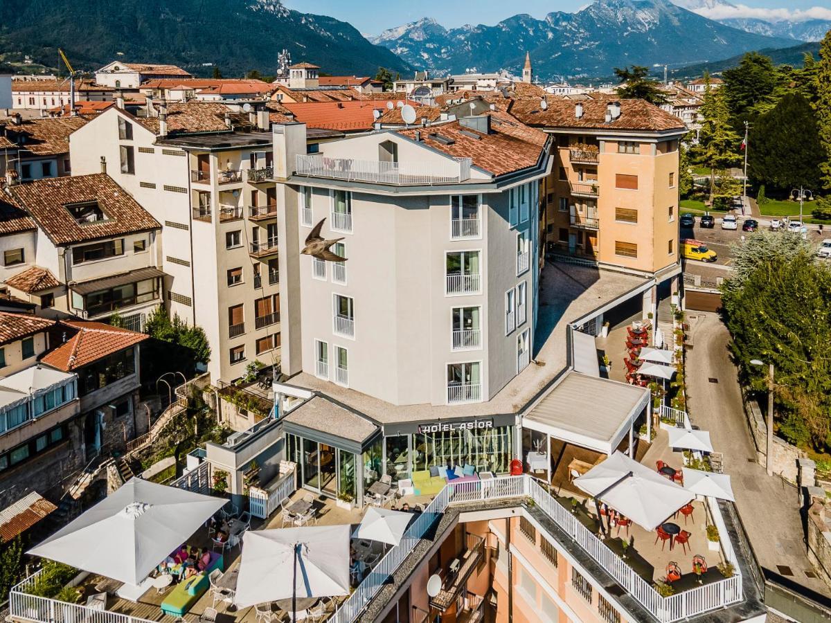 Suites Hotel Astor Belluno Luaran gambar