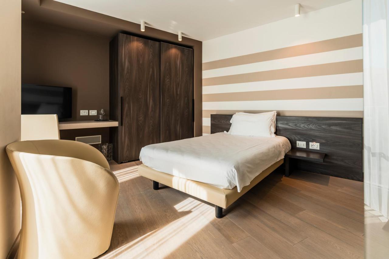 Suites Hotel Astor Belluno Luaran gambar